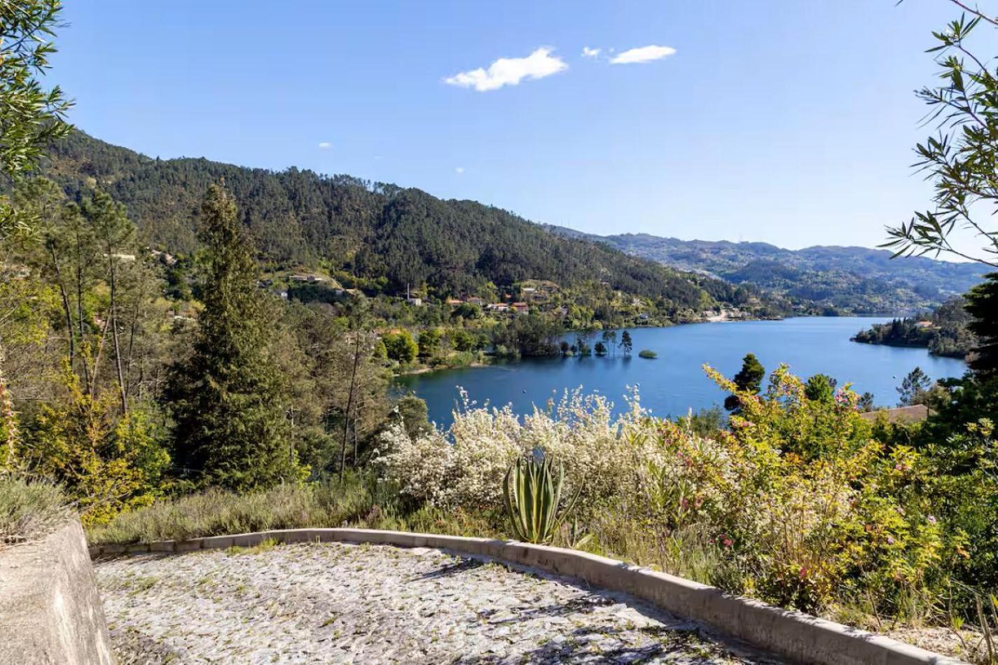 Geres Mountain Lake Views By Geres Casas Екстериор снимка