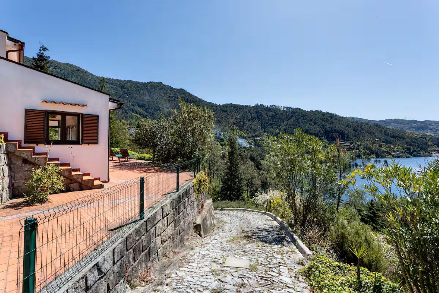 Geres Mountain Lake Views By Geres Casas Екстериор снимка